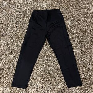 black leggings with pockets